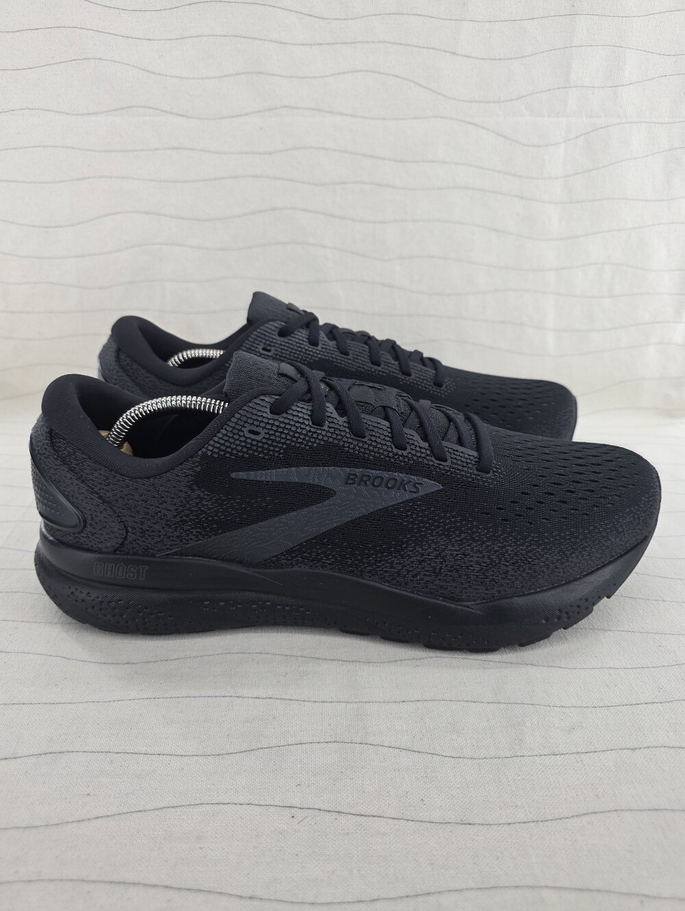 Brooks Mens Ghost 16 Black Running Sneakers Shoes 1104182E020 Size 12(2E) Wide